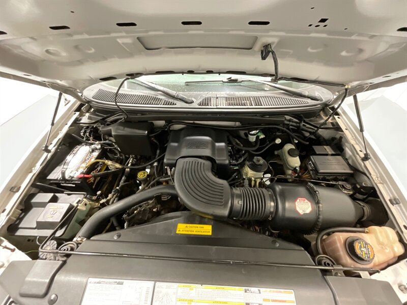 1997 Ford F-150 XLT Regular Cab 4X4 / 4.6L V8 / 5-SPEED MANUAL / LIFTED w. BRAND NEW TIRES / ZERO RUST - Photo 44 - Gladstone, OR 97027