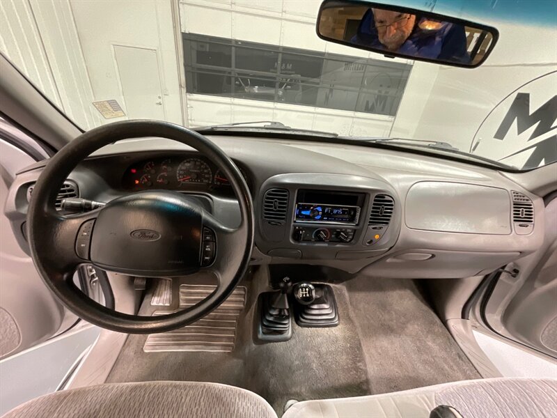 1997 Ford F-150 XLT Regular Cab 4X4 / 4.6L V8 / 5-SPEED MANUAL / LIFTED w. BRAND NEW TIRES / ZERO RUST - Photo 18 - Gladstone, OR 97027