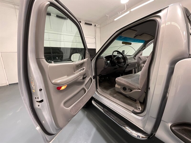 1997 Ford F-150 XLT Regular Cab 4X4 / 4.6L V8 / 5-SPEED MANUAL / LIFTED w. BRAND NEW TIRES / ZERO RUST - Photo 31 - Gladstone, OR 97027