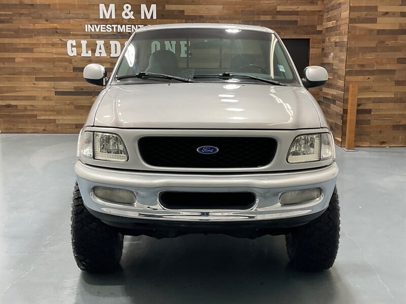 1997 Ford F-150 XLT Regular Cab 4X4 / 4.6L V8 / 5-SPEED MANUAL / LIFTED w. BRAND NEW TIRES / ZERO RUST - Photo 5 - Gladstone, OR 97027