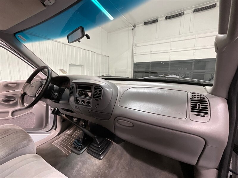 1997 Ford F-150 XLT Regular Cab 4X4 / 4.6L V8 / 5-SPEED MANUAL / LIFTED w. BRAND NEW TIRES / ZERO RUST - Photo 34 - Gladstone, OR 97027