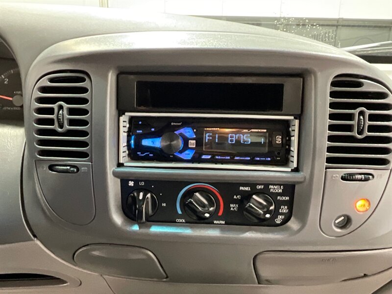 1997 Ford F-150 XLT Regular Cab 4X4 / 4.6L V8 / 5-SPEED MANUAL / LIFTED w. BRAND NEW TIRES / ZERO RUST - Photo 14 - Gladstone, OR 97027