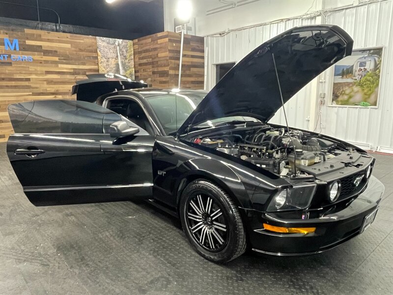 2007 Ford Mustang GT Premium /  V8 / 5   - Photo 24 - Gladstone, OR 97027