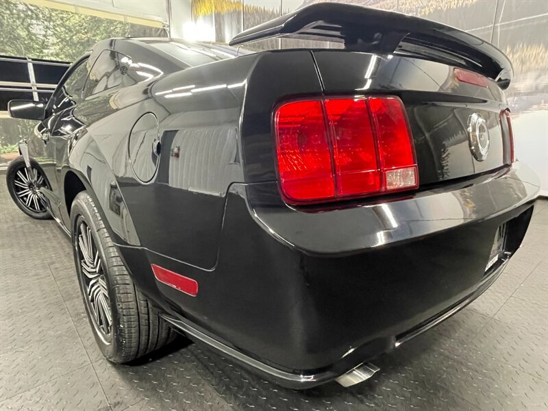 2007 Ford Mustang GT Premium /  V8 / 5   - Photo 12 - Gladstone, OR 97027