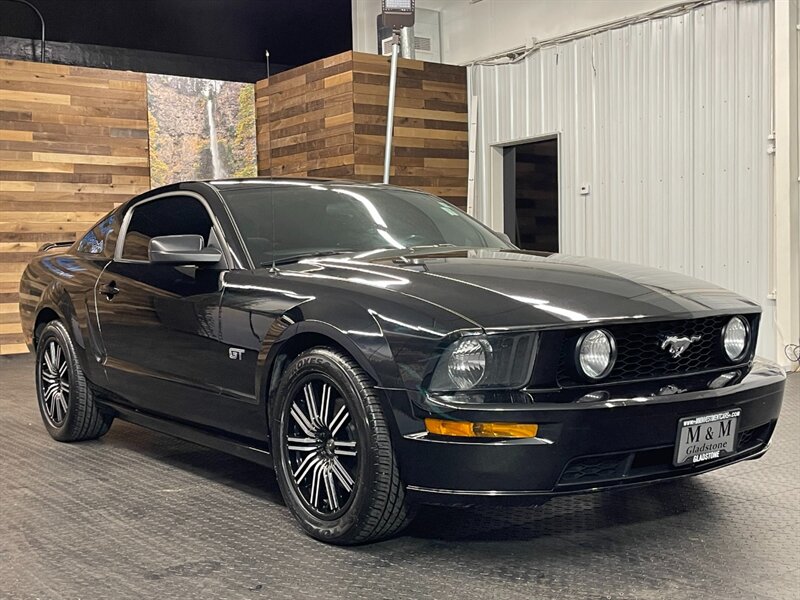 2007 Ford Mustang GT Premium /  V8 / 5   - Photo 2 - Gladstone, OR 97027