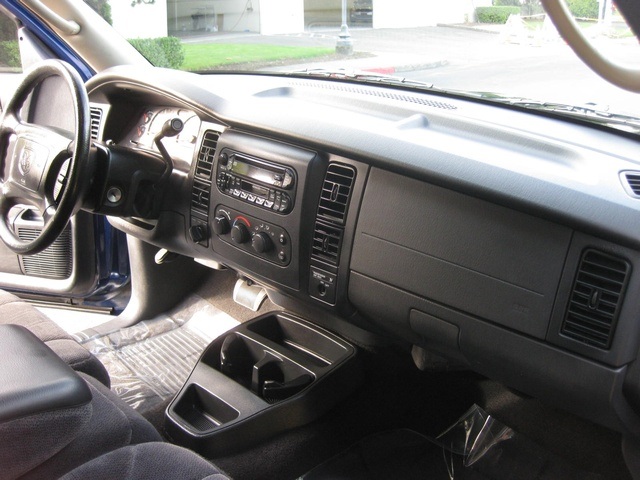 2002 Dodge Dakota Sport Club Cab 4X4 w/Matching Canopy   - Photo 34 - Portland, OR 97217