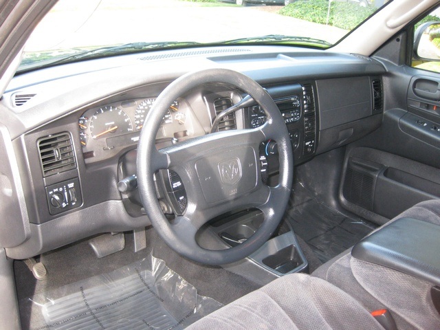 2002 Dodge Dakota Sport Club Cab 4X4 w/Matching Canopy   - Photo 35 - Portland, OR 97217