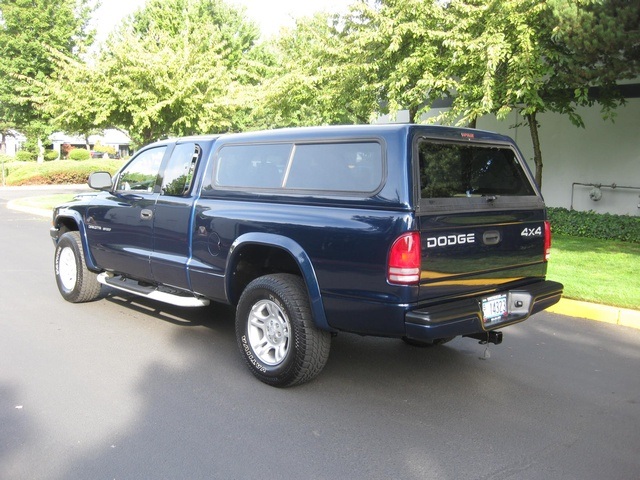 2002 Dodge Dakota Sport Club Cab 4X4 w/Matching Canopy   - Photo 4 - Portland, OR 97217