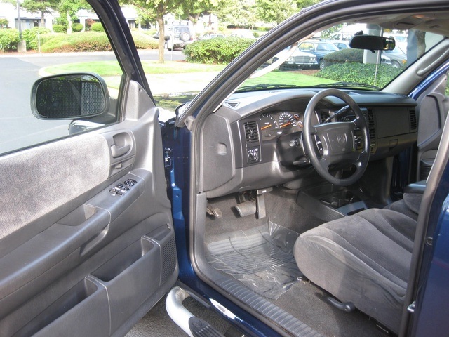 2002 Dodge Dakota Sport Club Cab 4X4 w/Matching Canopy   - Photo 30 - Portland, OR 97217