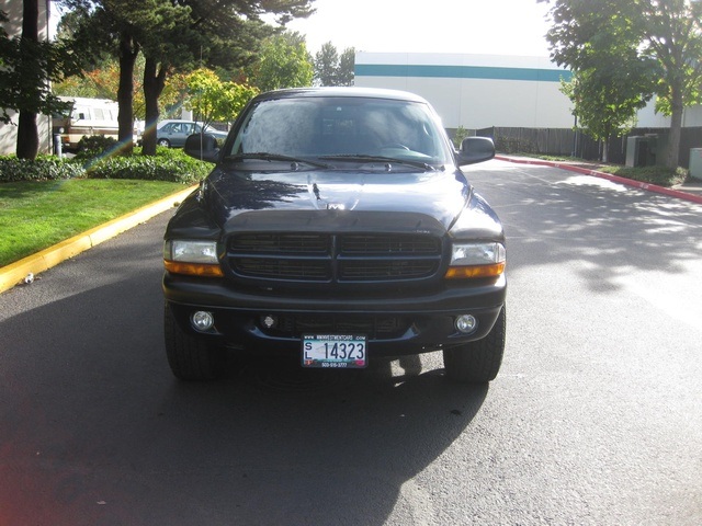 2002 Dodge Dakota Sport Club Cab 4X4 w/Matching Canopy   - Photo 2 - Portland, OR 97217