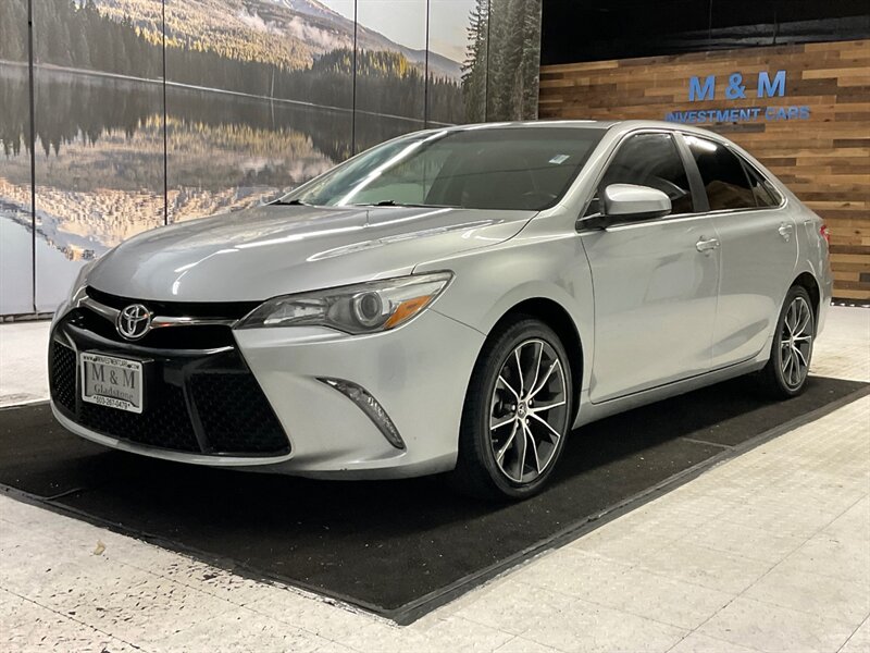 2015 Toyota Camry XSE Sedan / 2.5L 4Cyl / 1-OWNER LOCAL  / Sunroof / Backup Camera - Photo 1 - Gladstone, OR 97027