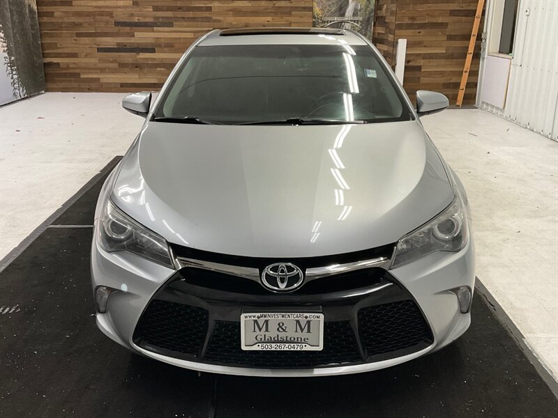 2015 Toyota Camry XSE Sedan / 2.5L 4Cyl / 1-OWNER LOCAL  / Sunroof / Backup Camera - Photo 5 - Gladstone, OR 97027