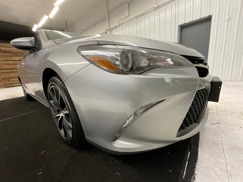 2015 Toyota Camry XSE Sedan / 2.5L 4Cyl / 1-OWNER LOCAL  / Sunroof / Backup Camera - Photo 9 - Gladstone, OR 97027