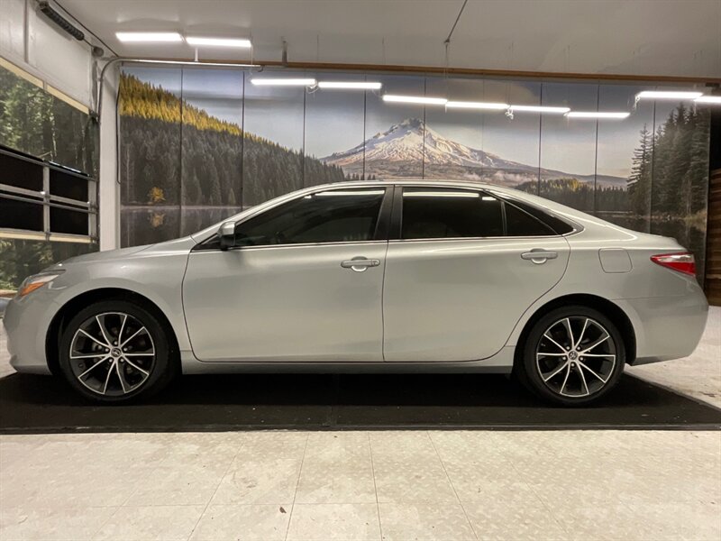 2015 Toyota Camry XSE Sedan / 2.5L 4Cyl / 1-OWNER LOCAL  / Sunroof / Backup Camera - Photo 3 - Gladstone, OR 97027