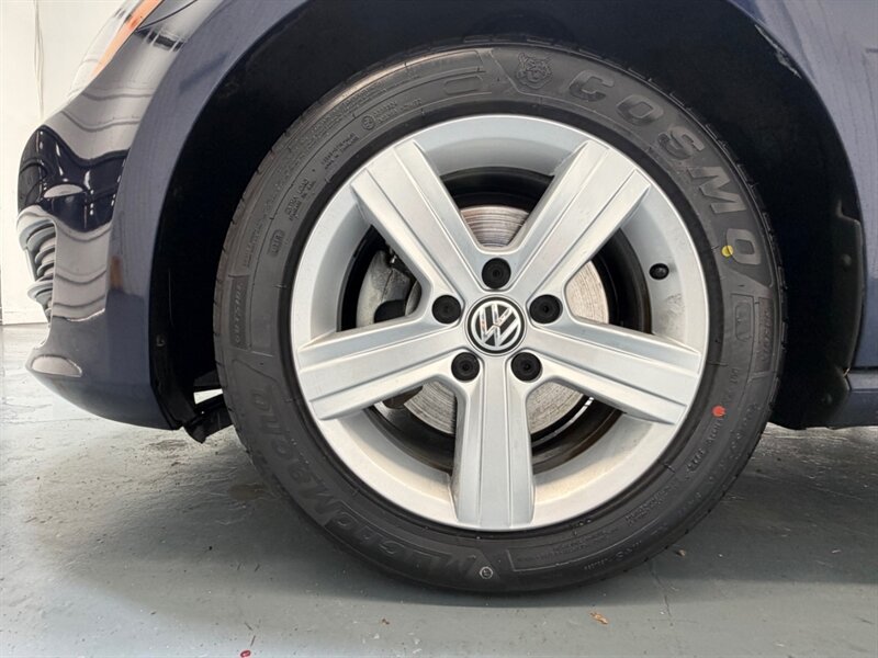 2017 Volkswagen Golf TSI Wolfsburg Edition Hatchback Leather Sunroof / Low Miles - Photo 23 - Gladstone, OR 97027