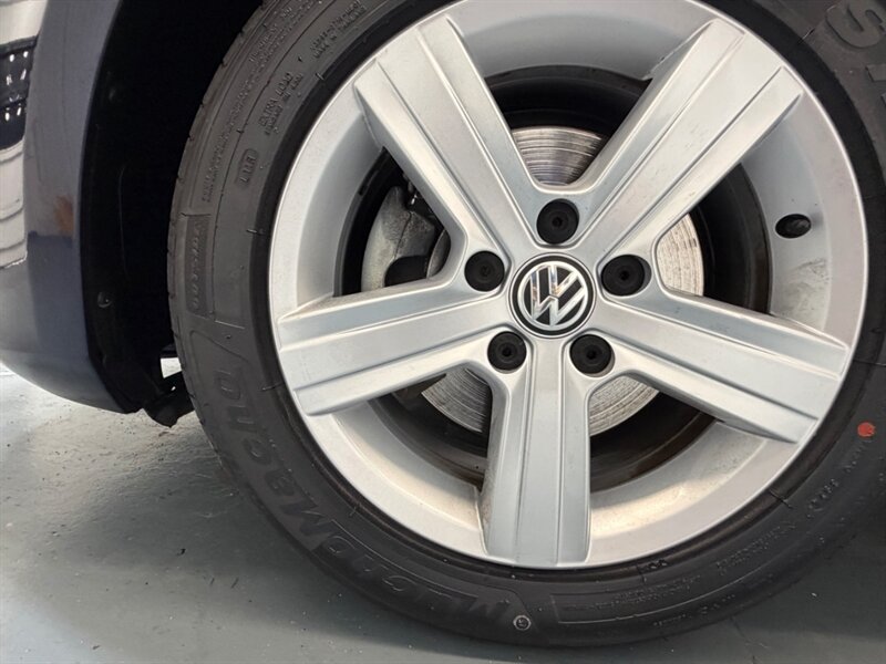 2017 Volkswagen Golf TSI Wolfsburg Edition Hatchback Leather Sunroof / Low Miles - Photo 38 - Gladstone, OR 97027