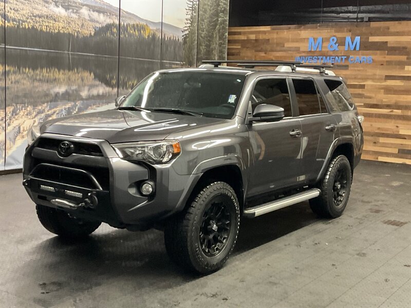 2018 Toyota 4Runner SR5 4X4 / TRD PRO LEATHER & HEATED SEATS / LIFTED  LIFTED w/ XD WHEELS / LIGHT BAR & WINCH / LOCAL SUV / SHARP & CLEAN !! - Photo 25 - Gladstone, OR 97027