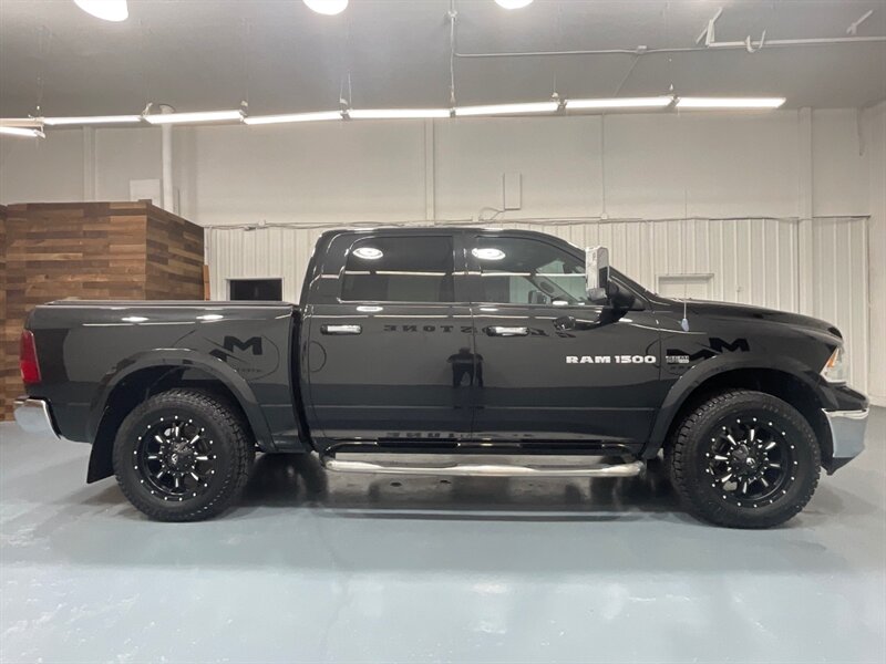 2011 RAM 1500 Laramie Crew Cab 4X4 / 5.7L V8 HEMI /FULLY LOADED / Leather w. Heated & Cooled Seats / Sunroof / Backup Camera / ZERO RUST - Photo 4 - Gladstone, OR 97027