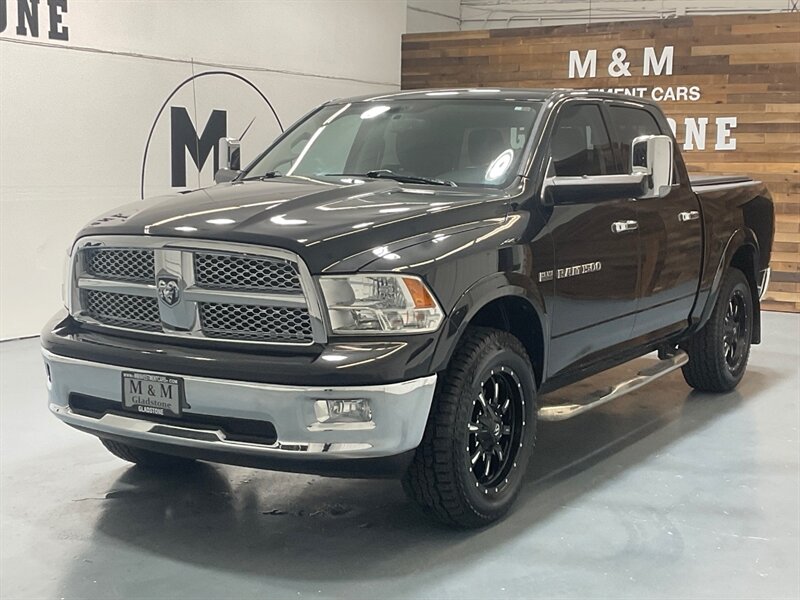 2011 RAM 1500 Laramie Crew Cab 4X4 / 5.7L V8 HEMI /FULLY LOADED / Leather w. Heated & Cooled Seats / Sunroof / Backup Camera / ZERO RUST - Photo 1 - Gladstone, OR 97027