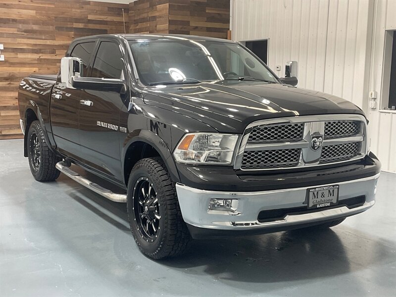 2011 RAM 1500 Laramie Crew Cab 4X4 / 5.7L V8 HEMI /FULLY LOADED / Leather w. Heated & Cooled Seats / Sunroof / Backup Camera / ZERO RUST - Photo 2 - Gladstone, OR 97027