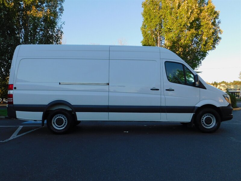 2018 Mercedes-Benz Sprinter 2500 Cargo Van 170 in WB HIGH ROOF / V6 DIESEL   - Photo 4 - Portland, OR 97217