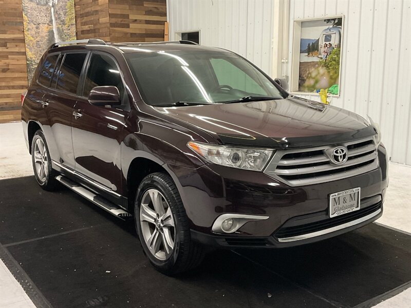 2011 Toyota Highlander Limited Sport Utility / 3.5L V6 / 3RD ROW SEAT  / Leather & Heated Seats / Sunroof / Backup Camera / BRAND NEW TIRES - Photo 2 - Gladstone, OR 97027