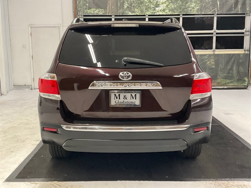 2011 Toyota Highlander Limited Sport Utility / 3.5L V6 / 3RD ROW SEAT  / Leather & Heated Seats / Sunroof / Backup Camera / BRAND NEW TIRES - Photo 6 - Gladstone, OR 97027