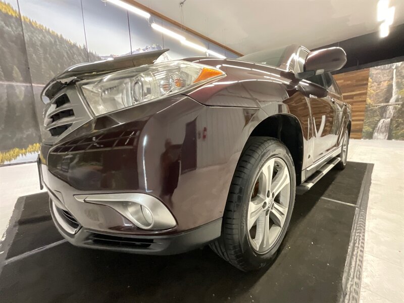 2011 Toyota Highlander Limited Sport Utility / 3.5L V6 / 3RD ROW SEAT  / Leather & Heated Seats / Sunroof / Backup Camera / BRAND NEW TIRES - Photo 29 - Gladstone, OR 97027