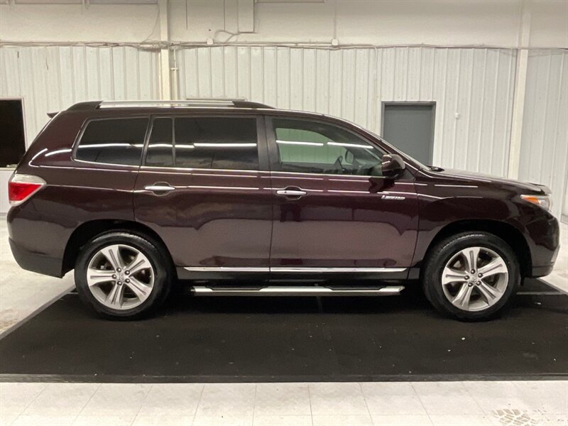 2011 Toyota Highlander Limited Sport Utility / 3.5L V6 / 3RD ROW SEAT  / Leather & Heated Seats / Sunroof / Backup Camera / BRAND NEW TIRES - Photo 4 - Gladstone, OR 97027