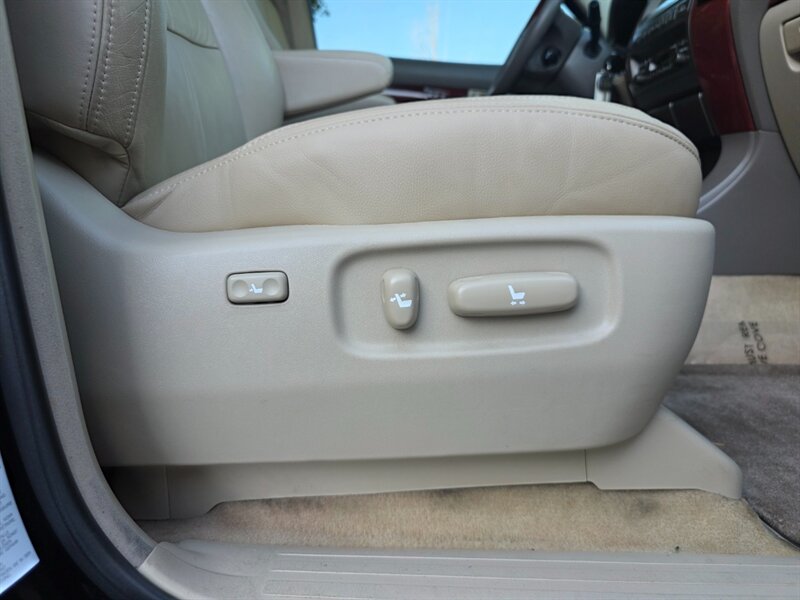 2009 Lexus GX 470 4X4 / V8 4.7L / 8-Passenger / Eibach Suspension Lift / Timing Belt Done / TRD Wheels / New Tires / Fully Loaded / Zero Rust - Photo 51 - Portland, OR 97217
