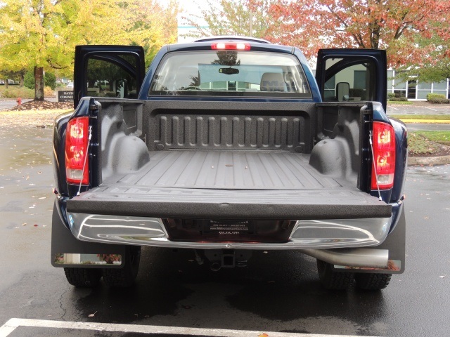 2006 Dodge Ram 3500 DUALLY 4X4 / 5.9L CUMMINS / 6 SPEED MANUAL / 1-TON   - Photo 12 - Portland, OR 97217