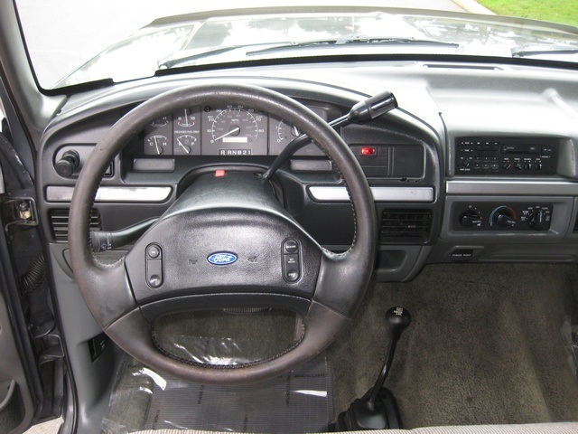 1992 Ford F-250 XLT / 4X4/ Automatic / Excel Cond   - Photo 14 - Portland, OR 97217