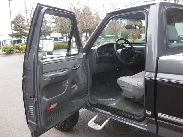 1992 Ford F-250 XLT / 4X4/ Automatic / Excel Cond   - Photo 10 - Portland, OR 97217