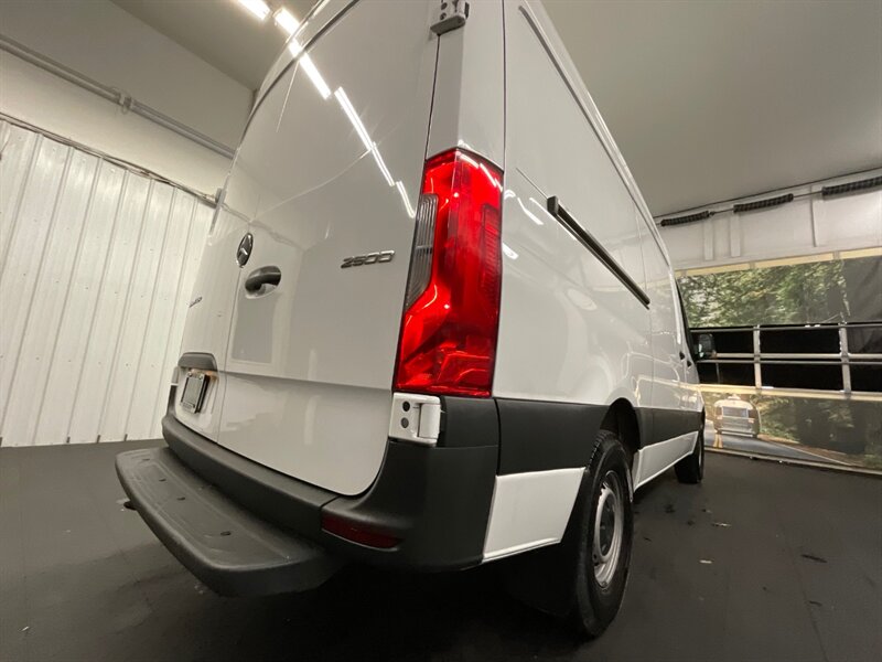 2020 Mercedes-Benz Sprinter 2500 CARGO VAN / 3.0L DIESEL / HIGHROOF / 1-OWNER  LOCAL VAN / SUPER CLEAN / Backup Camera / HIGHROOF & 144 " WB - Photo 28 - Gladstone, OR 97027