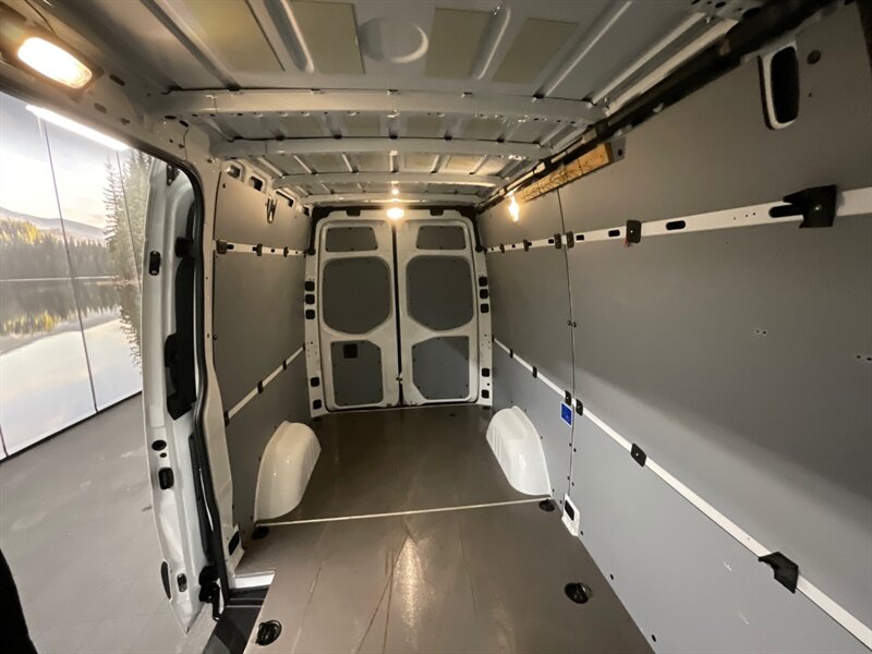 2020 Mercedes-Benz Sprinter 2500 CARGO VAN / 3.0L DIESEL / HIGHROOF / 1-OWNER  LOCAL VAN / SUPER CLEAN / Backup Camera / HIGHROOF & 144 " WB - Photo 12 - Gladstone, OR 97027