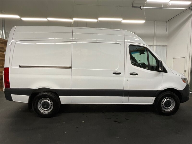 2020 Mercedes-Benz Sprinter 2500 CARGO VAN / 3.0L DIESEL / HIGHROOF / 1-OWNER  LOCAL VAN / SUPER CLEAN / Backup Camera / HIGHROOF & 144 " WB - Photo 4 - Gladstone, OR 97027