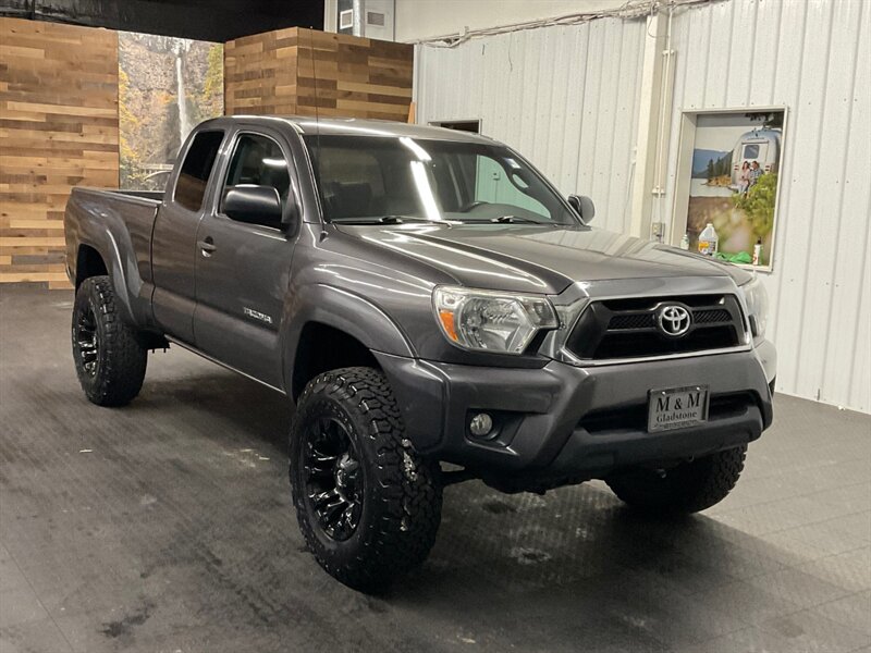 2013 Toyota Tacoma 4x4 / V6 4.0L / NEW LIFT WHEELS TIRES  Extra Cab / LEATHER / Backup Camera / LIFTED - Photo 2 - Gladstone, OR 97027