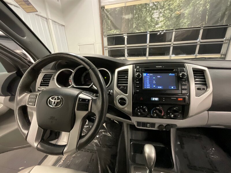 2013 Toyota Tacoma 4x4 / V6 4.0L / NEW LIFT WHEELS TIRES  Extra Cab / LEATHER / Backup Camera / LIFTED - Photo 19 - Gladstone, OR 97027