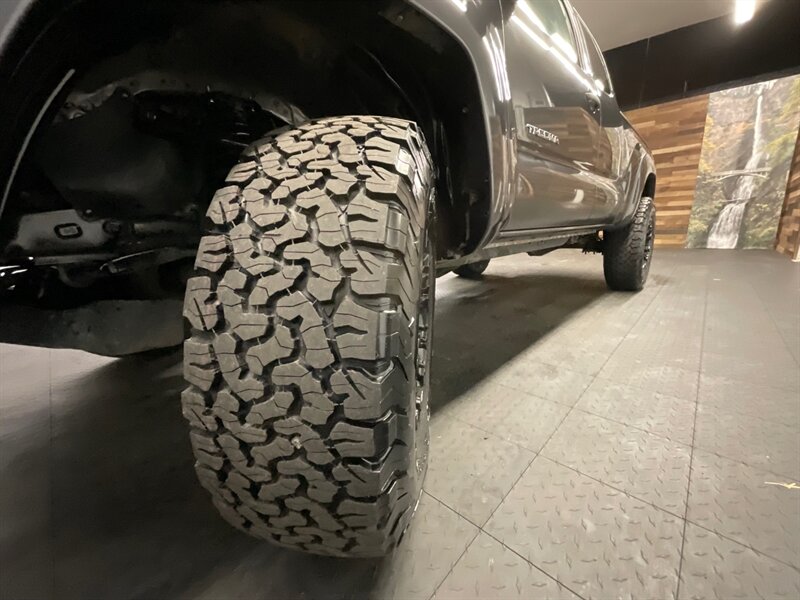 2013 Toyota Tacoma 4x4 / V6 4.0L / NEW LIFT WHEELS TIRES  Extra Cab / LEATHER / Backup Camera / LIFTED - Photo 24 - Gladstone, OR 97027