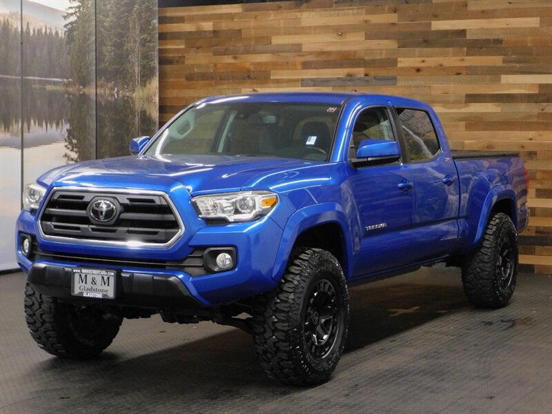 2018 Toyota Tacoma SR5 V6 4X4 / 1-OWNER   - Photo 37 - Gladstone, OR 97027