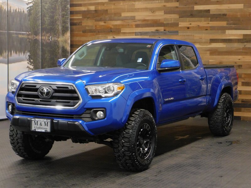 2018 Toyota Tacoma SR5 V6 4X4 / 1-OWNER   - Photo 25 - Gladstone, OR 97027