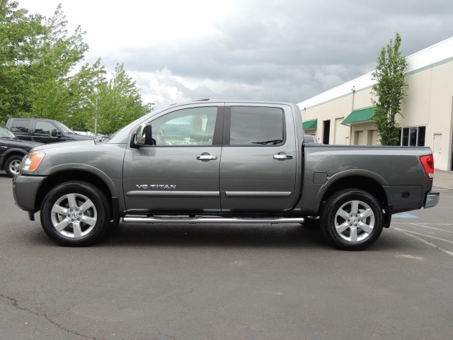 2013 Nissan Titan SL / 4X4 / Navigation  /Sunroof/ Leather   - Photo 3 - Portland, OR 97217