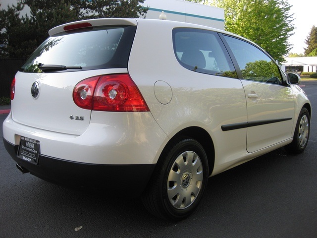 2008 Volkswagen Rabbit S PZEV/ 5-Speed / 5Cyl / Factory Warranty - Photo 37 - Portland, OR 97217