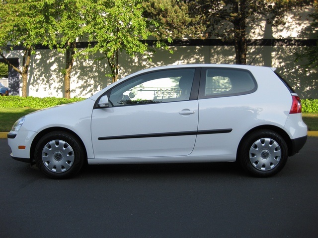 2008 Volkswagen Rabbit S PZEV/ 5-Speed / 5Cyl / Factory Warranty - Photo 2 - Portland, OR 97217