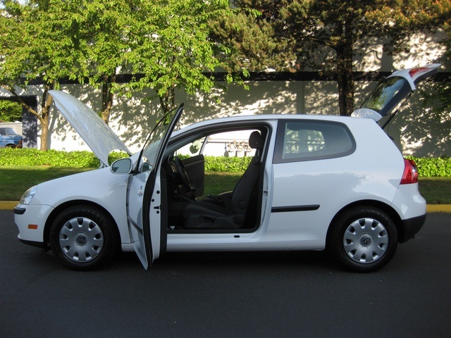 2008 Volkswagen Rabbit S PZEV/ 5-Speed / 5Cyl / Factory Warranty - Photo 9 - Portland, OR 97217