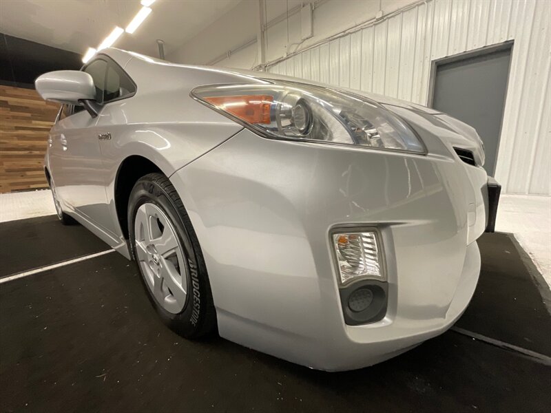 2011 Toyota Prius Two Hatchback / Hybrid / 1-OWNER / 118K Miles  / Excel Condition - Photo 9 - Gladstone, OR 97027