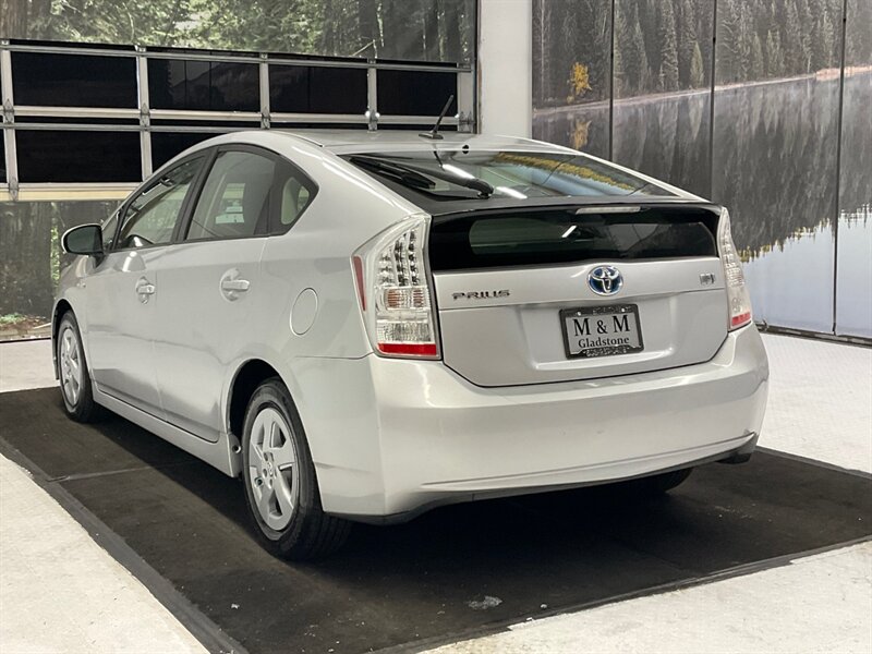 2011 Toyota Prius Two Hatchback / Hybrid / 1-OWNER / 118K Miles  / Excel Condition - Photo 7 - Gladstone, OR 97027