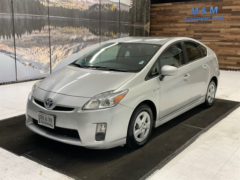 2011 Toyota Prius Two Hatchback / Hybrid / 1-OWNER / 118K Miles  / Excel Condition - Photo 1 - Gladstone, OR 97027