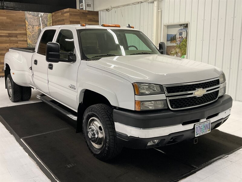 2007 Chevrolet Silverado 3500 LT Crew Cab 4X4 / 6.6L DIESEL / DUALLY / LBZ MOTOR  / BRAND NEW TIRES / Leather / Rear Airbags - Photo 2 - Gladstone, OR 97027