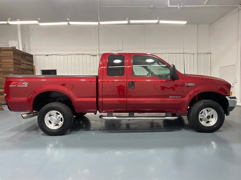 2003 Ford F-250 Lariat Super Cab 4X4 / 7.3L DIESEL /1-OWNER/FX4  / BRAND NEW TIRES/ Leather Heated Seats / ZERO RUST / SHORT BED - Photo 4 - Gladstone, OR 97027